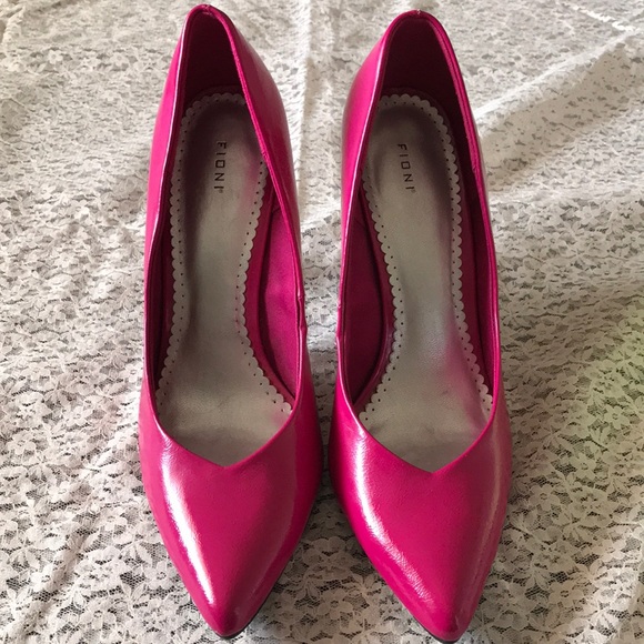 ❗️SOLD ❗️Pink Heels - Picture 2 of 5
